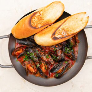 Mussels in tomato sauce